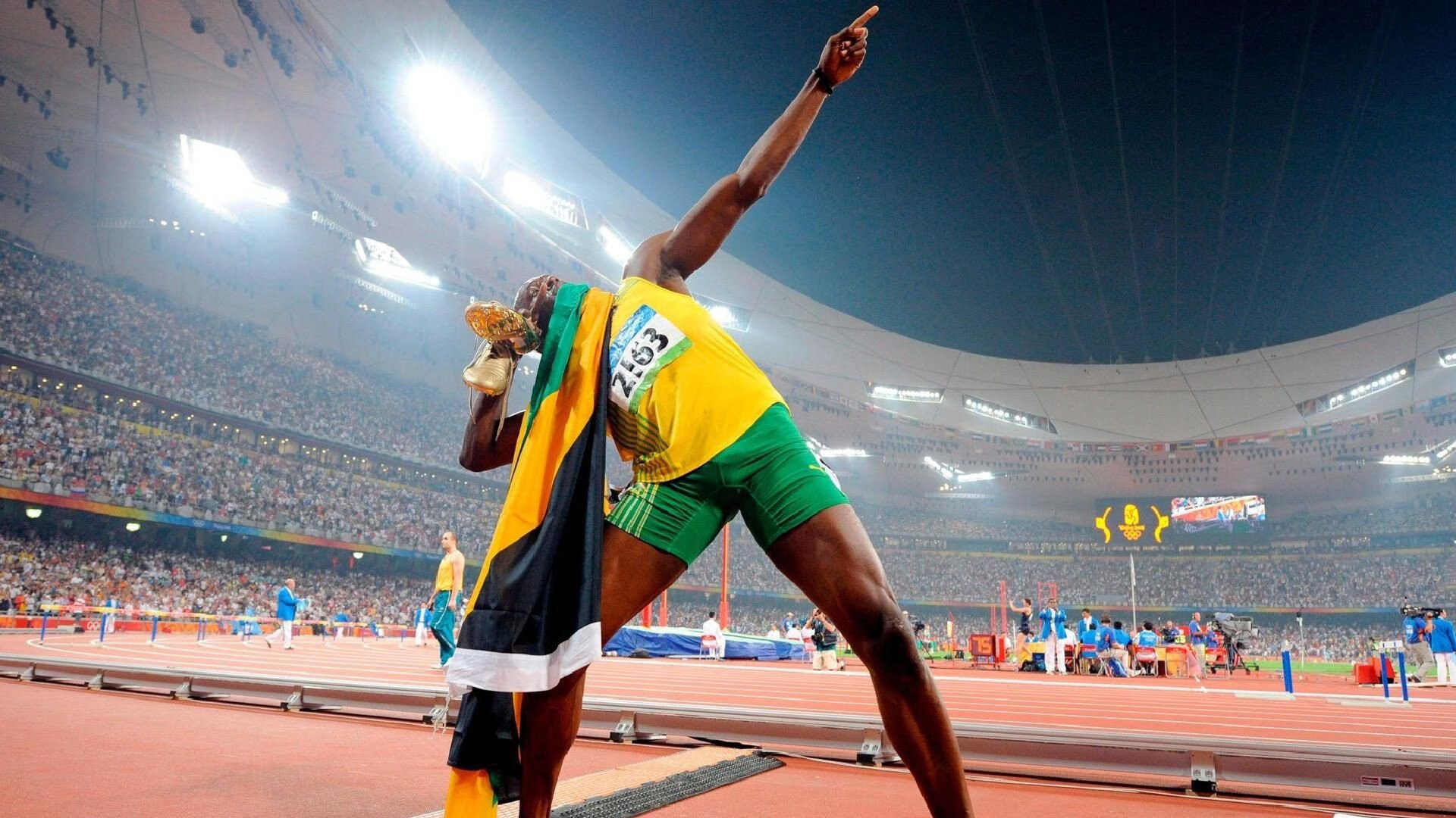 意甲焦点战?不,是黄蜂蛰醒篮网,一场跨界隐喻的体育启示录