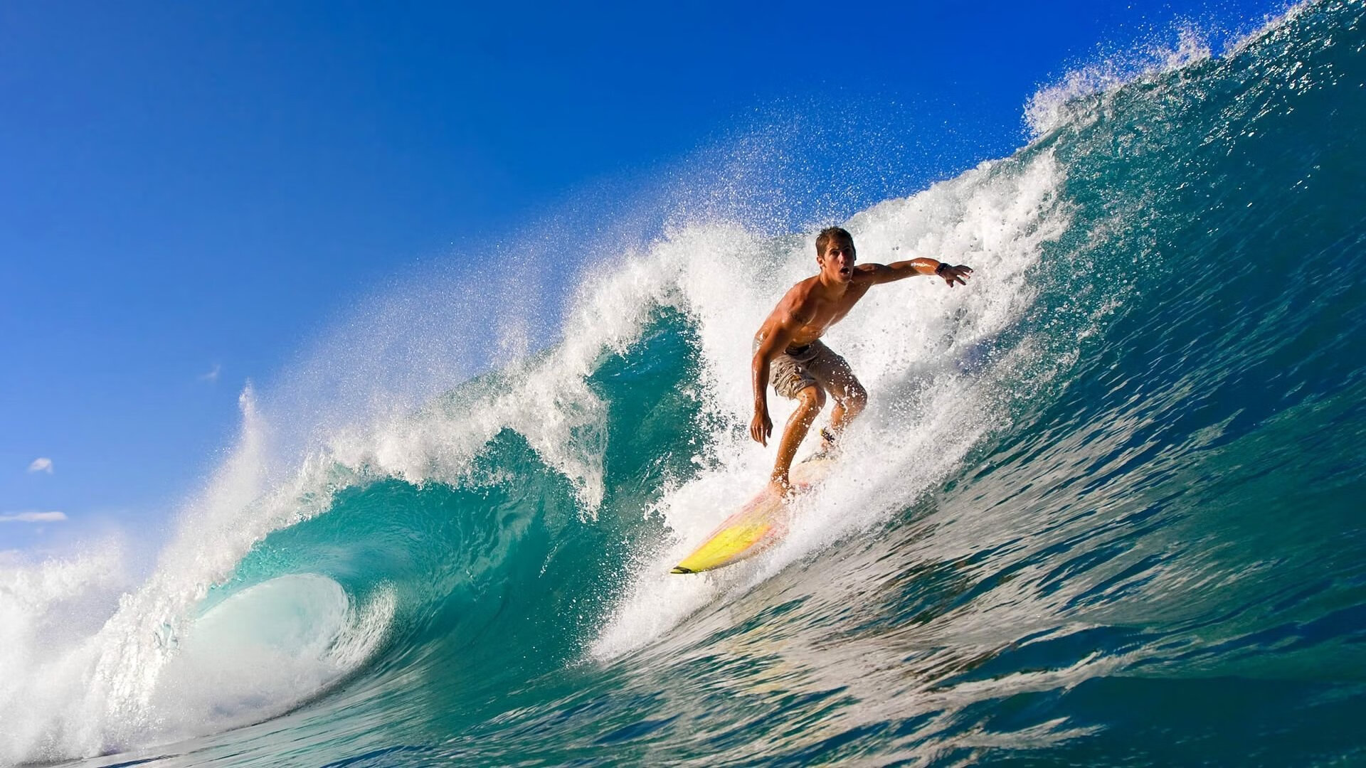 迪亚斯接管F1街道赛，哥斯达黎加如何全面压制乌克兰的赛道密码